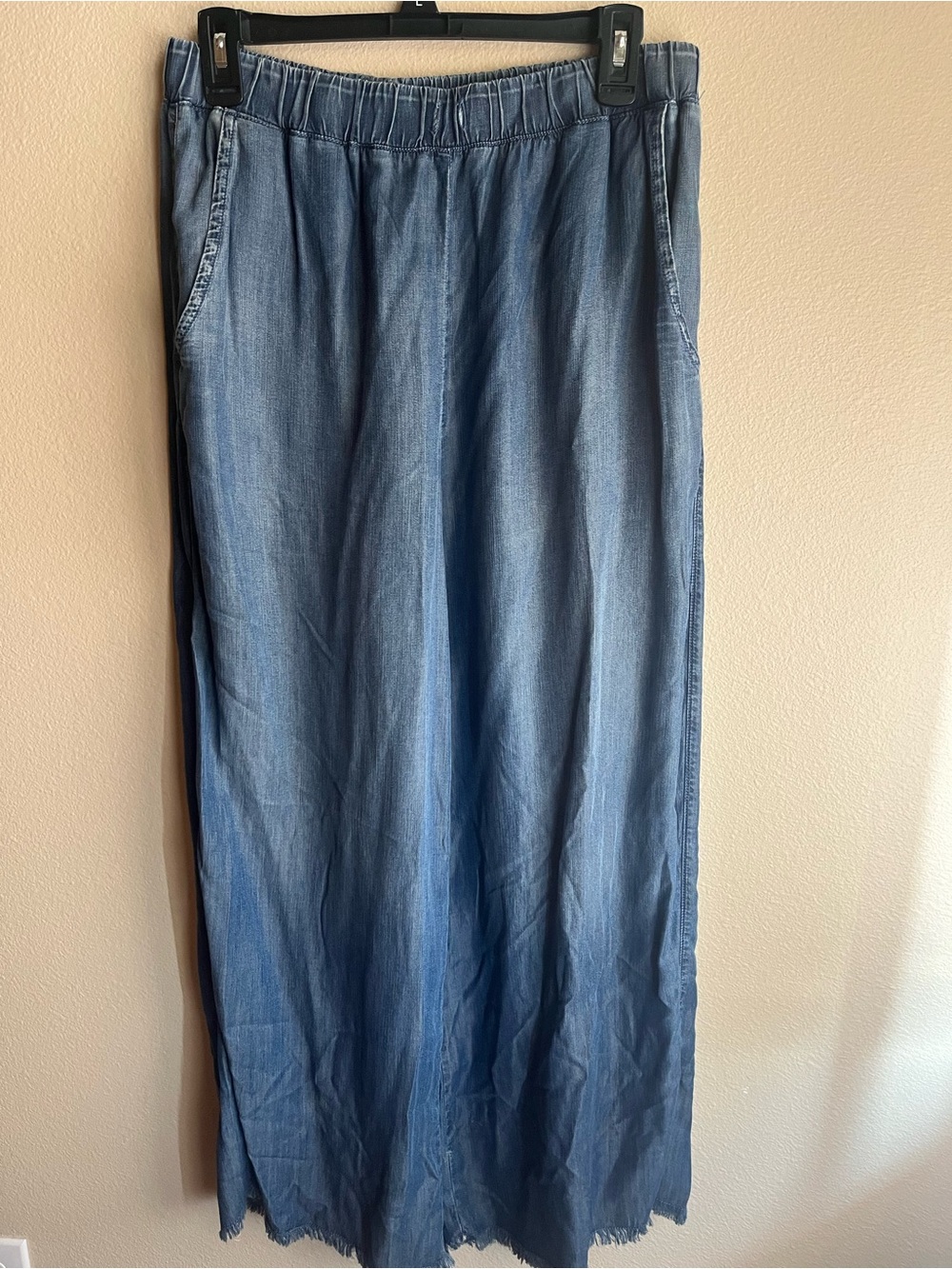Relaxed Light Blue Women's Elastic-Waist Jeans